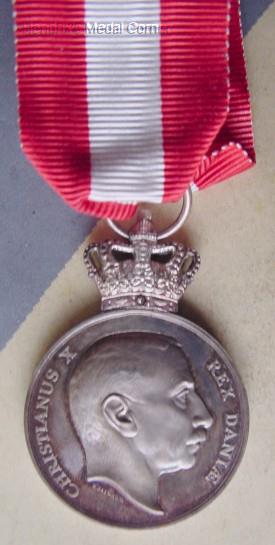 Liberation Medal, obverse