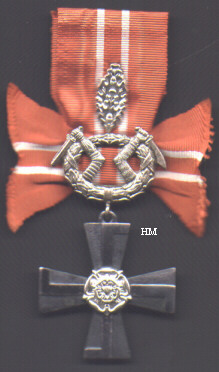 4th Class military division with oakleaves