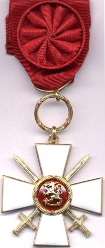 Knight 1st Class with swords