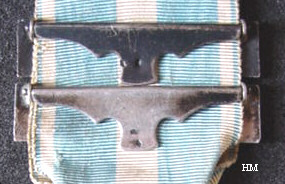 Example of "à clapet" clasps