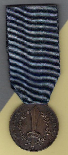 Al Valore Militare Medal 1943-45, obverse
