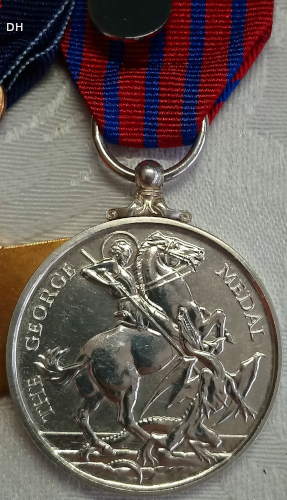 George Medal, reverse