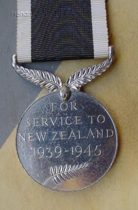 New Zealand War Service Medal, reverse